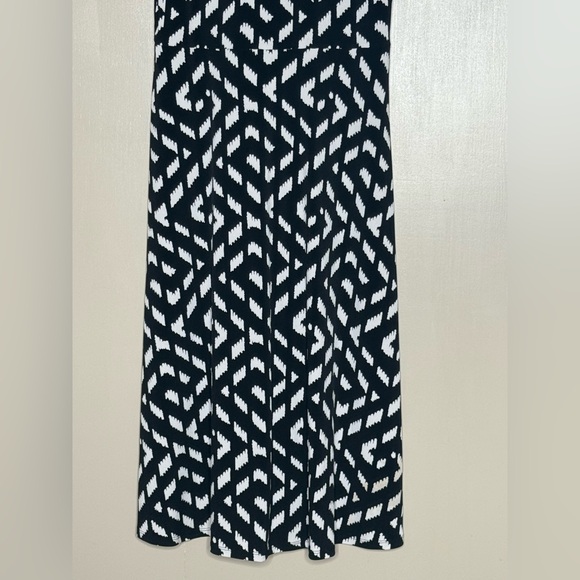 WHBM Twist Front Midi Dress Black White Print Stretch Lined Size 8 - Picture 7 of 10
